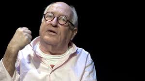 Zie wikipedia voor meer informatie. Youp Van T Hek Dient Aanvraag In Maak Carre Een Kerk Voor Oudejaarsconference Show Ad Nl