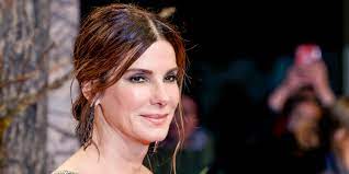 Sandra bullock short hair bird box. Sandra Bullock Talks About Her Haircut With Hoda Kotb