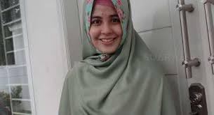 Keduanya sempat bersitegang masalah perceraian sampai masalah anak mereka, arkana rafif bisyari. Kumpulan Berita Risty Tagor Ogah Bahas Suami Risty Tagor Dikabarkan Cerai Lagi