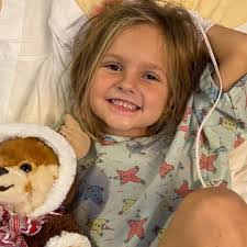 Erika Hewitt's Instagram, Twitter & Facebook