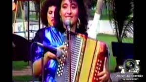 UNA DE LAS PRIMERAS PRESENTACIONES EN TELEVISION DE LAS MUSA DEL VALLENATO  ACABARON LO NUESTRO - YouTube