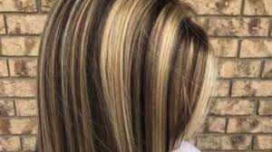 Blonde highlights on dark hair chunky highlights blonde color caramel highlights balayage highlights auburn highlights dark blonde dramatic highlights carmel blonde. 90s Chunky Highlights Are Trending Again Here S All The Inspo You Need Page 7 Of 7 Viva Glam Magazine
