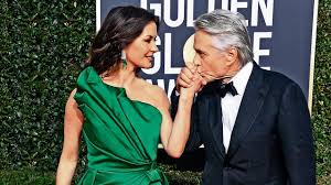 Douglas also recalled how they first met. Zeta Jones Und Douglas Ihre Liebe Ist Starker Als Krisen Leute Bild De