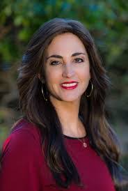 Iris Miller's Instagram, Twitter & Facebook