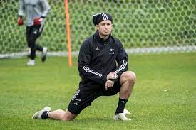 Januar 1990) er en norsk fotballspiller som spiller for lillestrøm sportsklubb. Frykter Han Er Feil Mann For Hareide Pal Far Tolke Laguttakene Som Han Vil