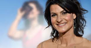 See more of marlene lufen on facebook. Fruhstucksfernsehen Star Marlene Lufen Heisse Baywatch Nixe Dieser Rote Badeanzug Entflammt Die Fans Bunte De