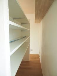 壁面収納はやめてウォークスルー収納 一期一会な家づくり 素敵に暮らす時間 壁面収納 収納 家 づくり