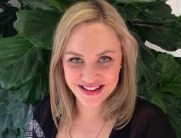 How oil based hair products can make your hair less oily.