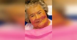 Evelyn Crook's Instagram, Twitter & Facebook