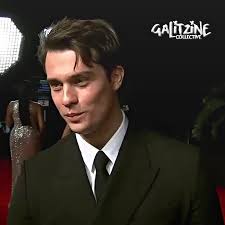 Nicholas Galizine Responds to Dm