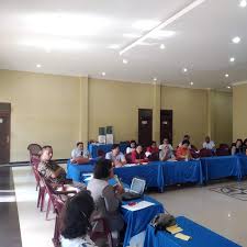 Leitourgia 3 liturgi tata ibadah aspek makan bersama dan persekutuan sudah jarang dilakukan, pelayanan sosial diakonia. Anggota Persatuan Gereja Indonesia