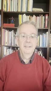 Här på Biblioteken i Kungsbacka vet vi att det är viktigt med läsro. 📖🛋️  Att ha lugn och ro, och avskärmad tid för att läsa är en grundpelare i att  utveckla läsförståelse,