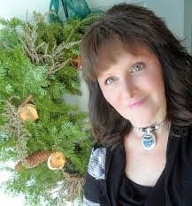 Evangeline Dowd's Instagram, Twitter & Facebook