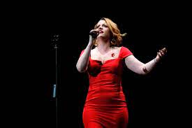 Music video by noemi performing odio tutti i cantanti. Roma Italia 11 De Diciembre De 2017 El Cantante Noemi Actua En El Escenario Del Auditorio