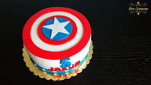 Zakrzywiona konstrukcja poduchy marvel pozwala na. Kora Cynamonu Tort Kapitan Ameryka