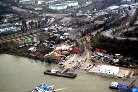 Astfel ar putea fi descrisă atmosfera de la punctul de trecere bac din galaţi. Trecere Bac Galati Tulcea Mapio Net