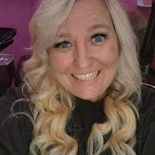 April Plummer's Instagram, Twitter & Facebook