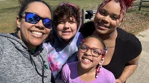 Tessa Robinson's Instagram, Twitter & Facebook