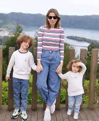 Pipoca mais doce viajou com as amigas e aproveita dias de descanso para repor energias. Ana Garcia Martins Pipoca Prolonga Pausa Nos Acores Com Os Filhos