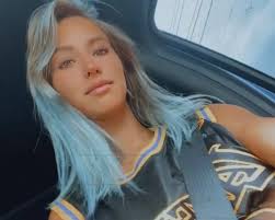 Flor Vigna le dijo adiós a su pelo azul y se cambió el look