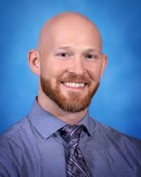 Physical Therapy Assistant Specializing in Shoulder Complexities