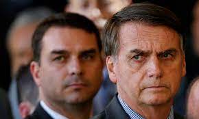Kasım ayında yapılan açıklamanın ardından bolsonaro, suçu reddeden bir bildiri yayınladı ve bir hakimin suçlamaları onaylamasına yol açacak. Flavio Bolsonaro Representa Kajuru No Conselho De Etica Por Divulgar Audio Com Presidente Sobre Cpi Da Pandemia Bela Megale O Globo