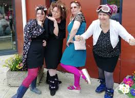 Sorcière avec cheveux et foulard; Un Carnaval Chic Et Choc