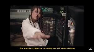 .desequilibrada, flora foi fazer terapia e dar sequência no seu álbum, no qual ela vinha trabalhando desde o lançamento da sua mixtape, flora matos vs de novo; Pin Em Frases