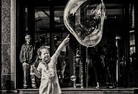 La photo artistique noir et blanc peut bien traduire les émotions des objets qui ont été photographiés sur des images qui gardent le moment exacte. 20 Photos En Noir Et Blanc Que Vous Ne Pourrez Cesser De Contempler Ipnoze