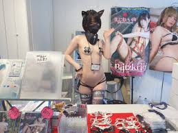 うしじまいい肉が主催したコスプレ写真即売会がエロすぎだった件→生でエロコスプレしてるレイヤー見放題！ | 肉感美ガール