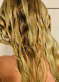 Read on as lovetoknow hair provides you with an explanation regarding this awkward phenomenon. Family S Hair Turns Green After Swimming At Their 7 000 Five Star Hotel Pool Worldation
