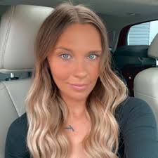 C Is For Critter Critter: The ABC's of Koe Wetzel: Sancho, Anita:  9798862598919: Books