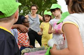 Paris prosecutor remy heitz said authorities had opened a murder investigation, for the moment ruling out a terrorism inquiry. government spokeswoman sibeth ndiaye said on france info today that paris prosecutors have decided to open a murder probe over the events 'which are not falling under terrorism at this stage of the investigation'. Facebook