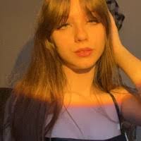 Kira Reeves's Instagram, Twitter & Facebook