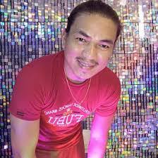 Mark Laster's Instagram, Twitter & Facebook