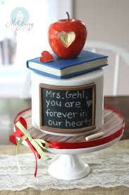 Birthday Cake For Teacher A Teacher Cake For A Toucher Of Lives Mcgreevy Cakes Teacher Cakes Teachers Day Cake Graduation Cakes
