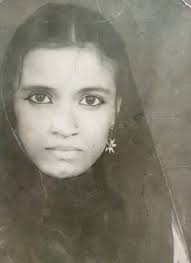 Photo editing request to remove reflections and specks for puzzle