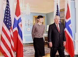 Jun 10, 2021 · den norske utenriksministeren, ine eriksen søreide (h), velger under den pågående bombingen å fremheve israels rett til å forsvare seg. Ine Eriksen Soreide Store Norske Leksikon
