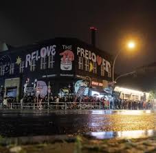 Die «nzz am sonntag» berichtet auf hohem niveau und mit tiefe über wirtschaft, politik, sport, wissen, kultur und gesellschaft. D4l0id55s7fvzm