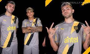 There is a tracking number for each shipment. R7l4ipxcslrzsm