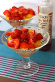 Salade De Fraises Au Sirop De The Food Fruit Fruit Salad