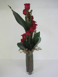 Great Look For A Different Valentines Day Arrangement Goruntuler Ile Cicek Aranjmani Guzel Cicekler Cicek Aranjmanlari