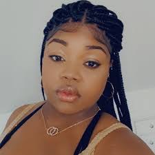 Miranda Randle's Instagram, Twitter & Facebook