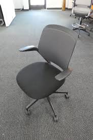 A soft, flexible top edge allows you to rest your arm on the top of the chair. Steelcase Cobi Chair Solutions