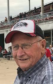 Sandy Hurd's Instagram, Twitter & Facebook