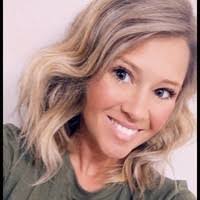 Lindsey Ledbetter's Instagram, Twitter & Facebook