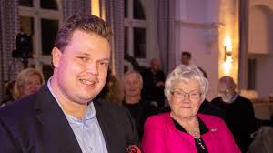 Mångmiljonbelopp till george floyds familj. Stahl Blev Arets Sverigefinne Skillingaryd