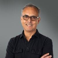 Anna Glinka's Instagram, Twitter & Facebook