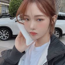 Now, jisun bloomed into the rose that brings balance to fromis_9. Roh Jisun Fromis 9 And Jisun Image 7818599 On Favim Com