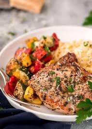 Oct 03, 2018 · pork chops baked in the oven are a great and easy meal made with simple pantry ingredients, and only takes about 30 minutes from start to finish! Italian Pork Chops Baked With Veggies Lil Luna